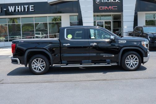 Onyx Black 2021 GMC Sierra 1500 SLT