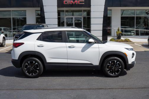 Summit White 2022 Chevrolet Trailblazer LT