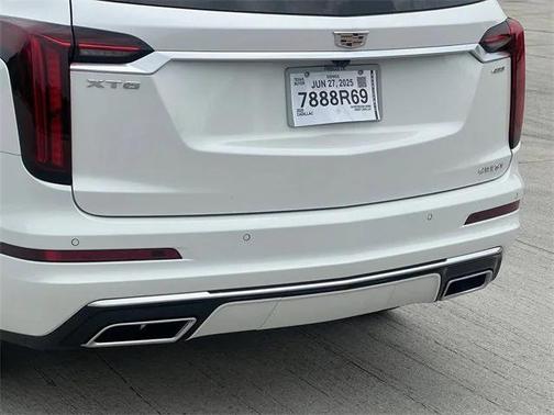 2025 Cadillac XT6 Premium Luxury FWD