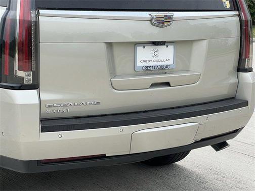 2017 Cadillac Escalade Luxury