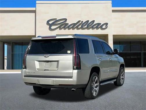 2017 Cadillac Escalade Luxury