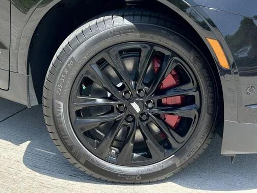 2025 Cadillac XT5 Sport