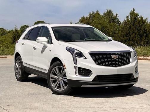 Crystal White Tricoat 2026 Cadillac XT5 Premium Luxury