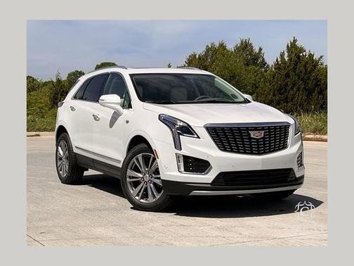 Crystal White Tricoat 2026 Cadillac XT5 Premium Luxury
