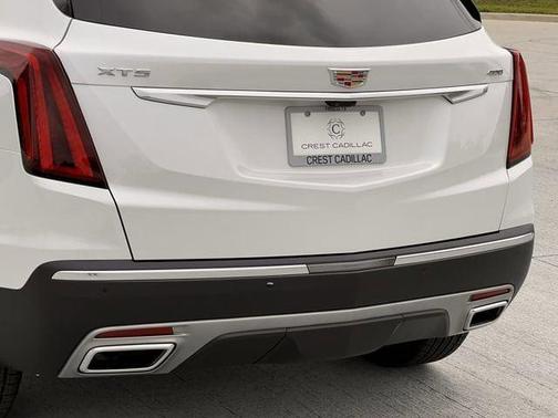 Crystal White Tricoat 2026 Cadillac XT5 Premium Luxury