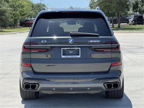 2023 BMW X7 M60i