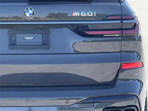2023 BMW X7 M60i