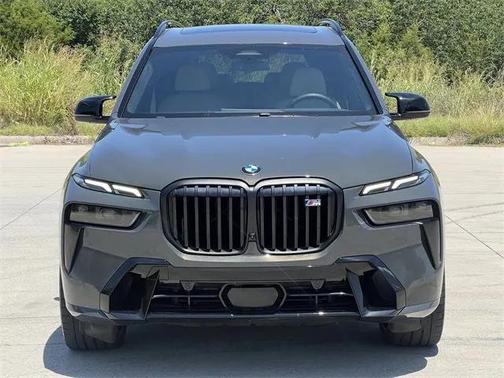 2023 BMW X7 M60i