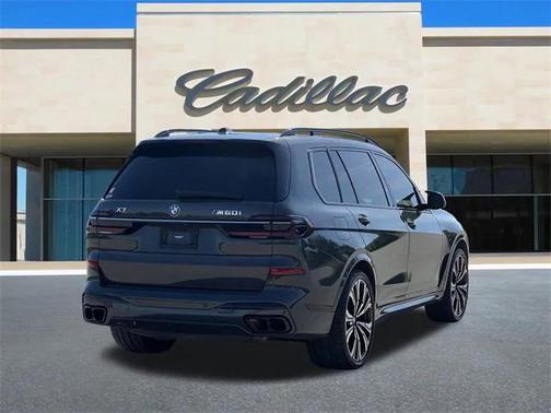 2023 BMW X7 M60i