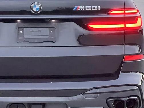 2025 BMW X7 M60i