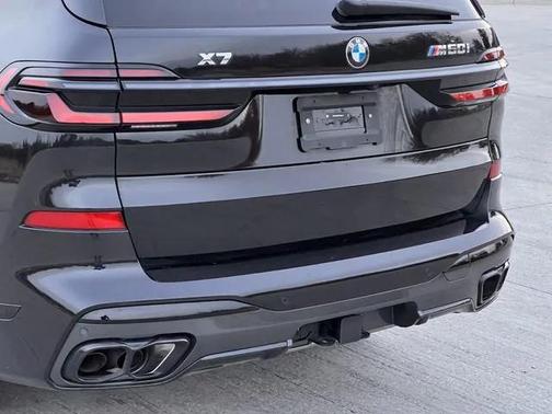 2025 BMW X7 M60i
