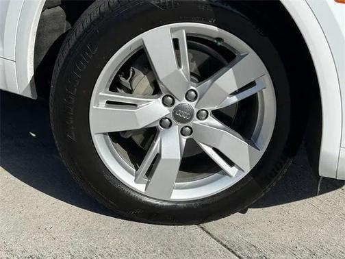2019 Audi Q5 2.0T Premium Plus
