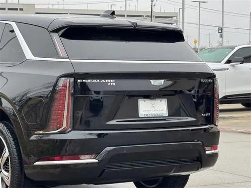 2025 Cadillac Escalade Luxury
