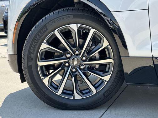 2025 Cadillac LYRIQ Sport