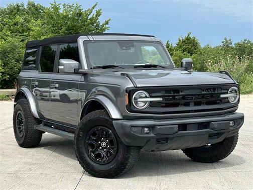 2022 Ford Bronco Base