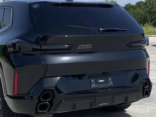 2023 BMW XM Base