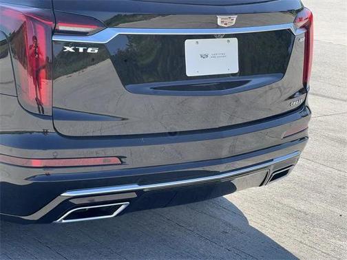 2025 Cadillac XT6 Premium Luxury FWD