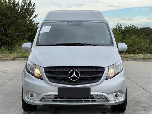 2021 Mercedes-Benz Metris Base