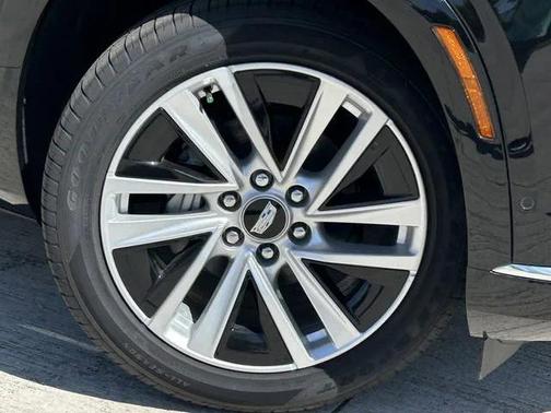 2026 Cadillac VISTIQ Luxury