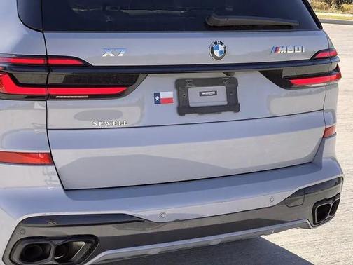 2024 BMW X7 M60i