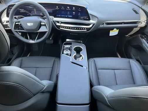 2025 Cadillac LYRIQ Sport