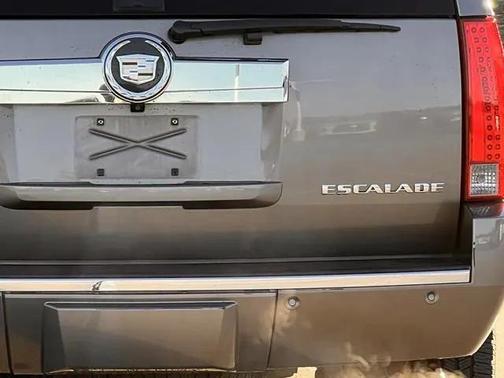 2011 Cadillac Escalade Platinum Edition