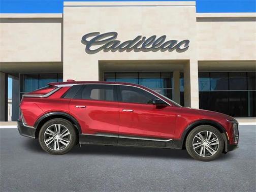 2025 Cadillac LYRIQ Luxury 1