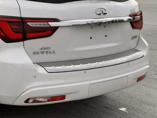 2021 INFINITI QX80 Luxe