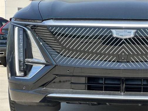 2025 Cadillac LYRIQ Luxury 1