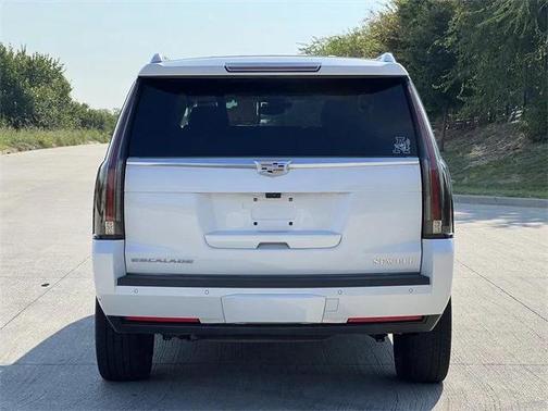 2020 Cadillac Escalade Luxury
