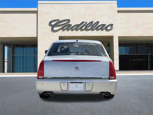 2008 Cadillac DTS Base