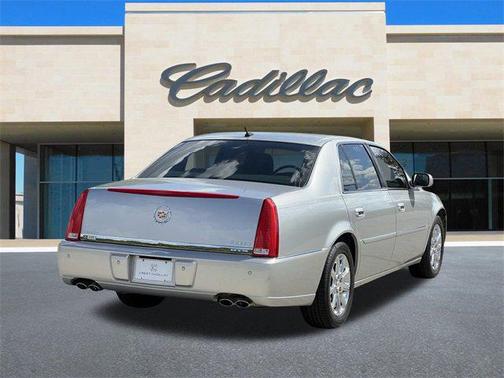 2008 Cadillac DTS Base