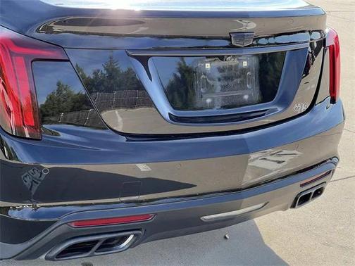 2022 Cadillac CT5 Luxury