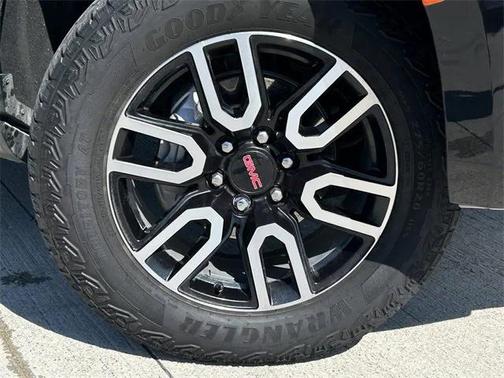 2024 GMC Yukon 4WD AT4