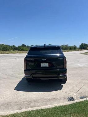 2025 Cadillac Escalade IQ Luxury 2
