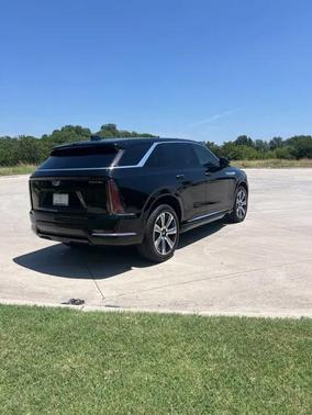 2025 Cadillac Escalade IQ Luxury 2