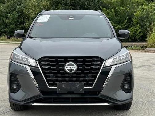 2021 Nissan Kicks SR