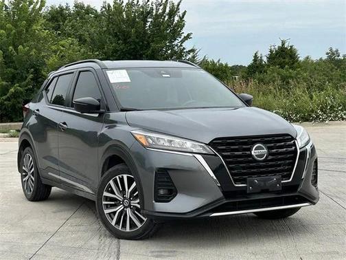 2021 Nissan Kicks SR