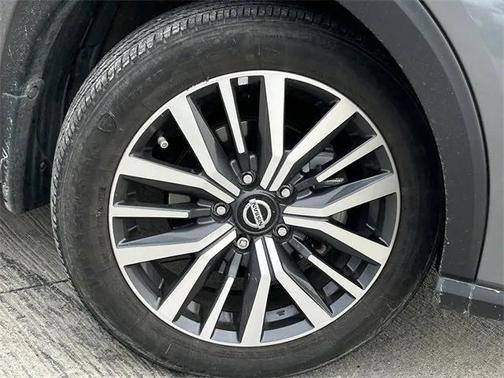 2021 Nissan Kicks SR