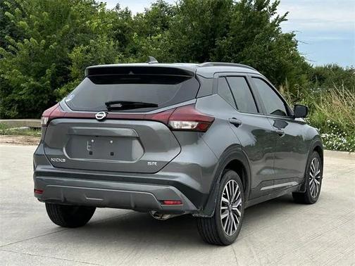 2021 Nissan Kicks SR