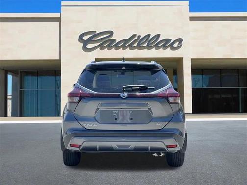 2021 Nissan Kicks SR