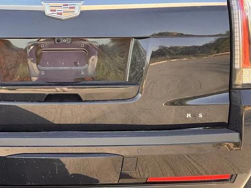 2018 Cadillac Escalade Luxury