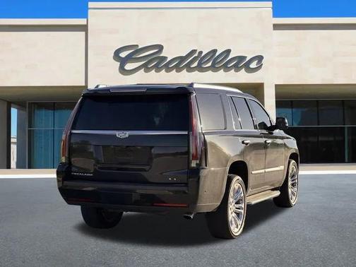 2018 Cadillac Escalade Luxury