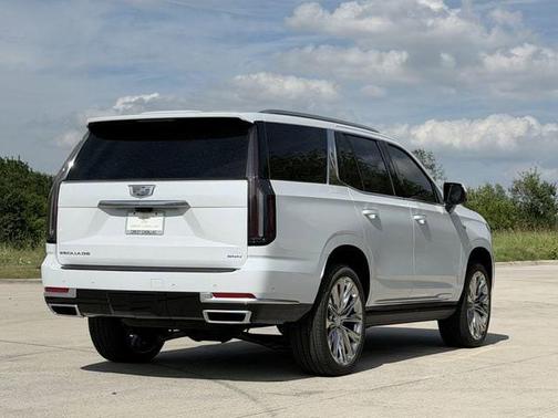 Vibrant White Tricoat 2026 Cadillac Escalade Sport Platinum