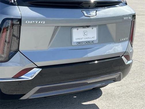 2025 Cadillac OPTIQ Luxury 2