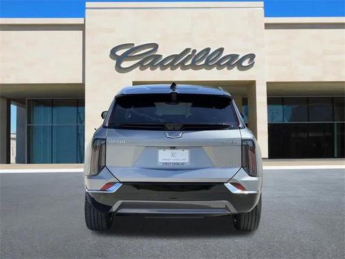 2025 Cadillac OPTIQ Luxury 2