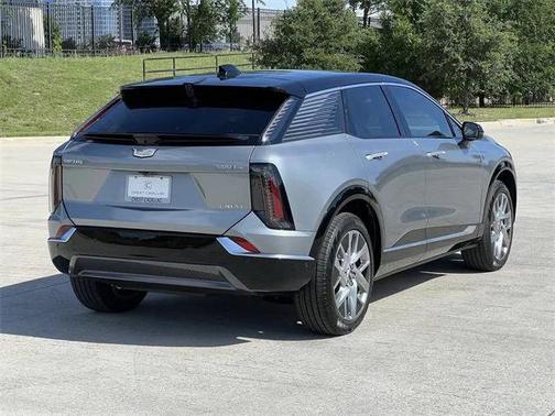 2025 Cadillac OPTIQ Luxury 2