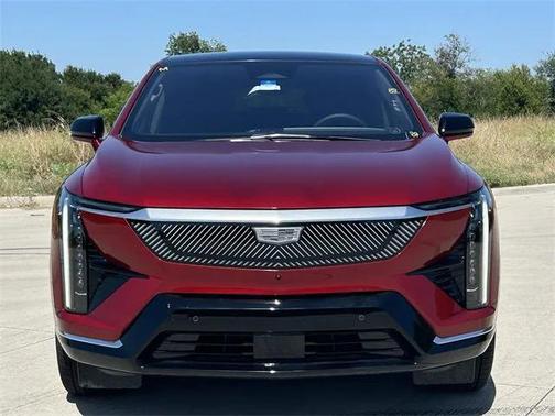 2025 Cadillac OPTIQ Luxury 1