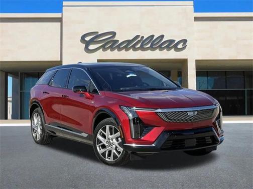 2025 Cadillac OPTIQ Luxury 2