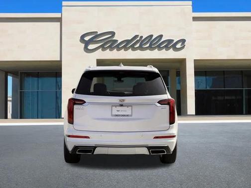 2022 Cadillac XT6 Premium Luxury FWD